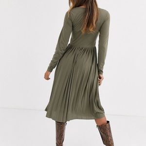 Long sleeve square neck midi dress